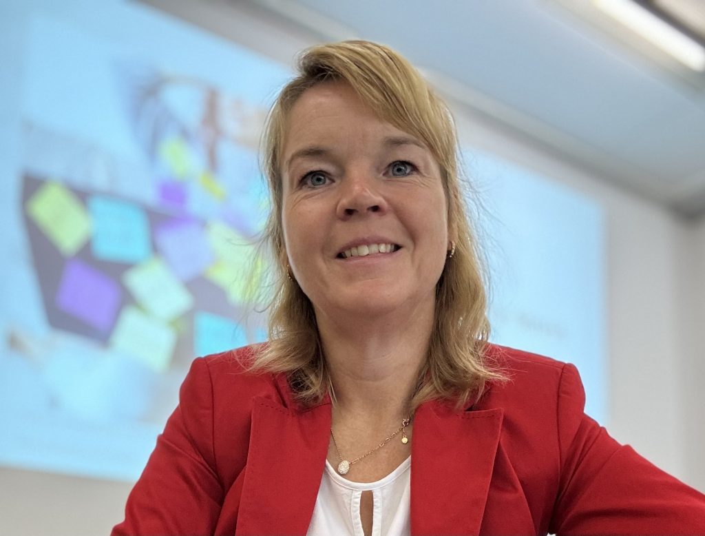 Soulution Coaching Silke Mekat Expertin Mental Health & Stressprävention Effizient arbeiten, gelassen leben: Trainerin & Coach für Zeitmanagement, Selbstorganisation & Stressprävention – für ein souveränes Berufs- und Privatleben. IMG E1645 1024x778