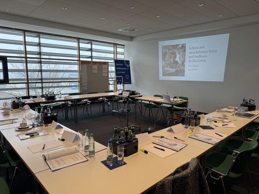 Soulution Coaching Silke Mekat Expertin Mental Health & Stressprävention Effizient arbeiten, gelassen leben: Trainerin & Coach für Zeitmanagement, Selbstorganisation & Stressprävention – für ein souveränes Berufs- und Privatleben. img 2657